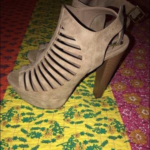 Women’s platform sandal